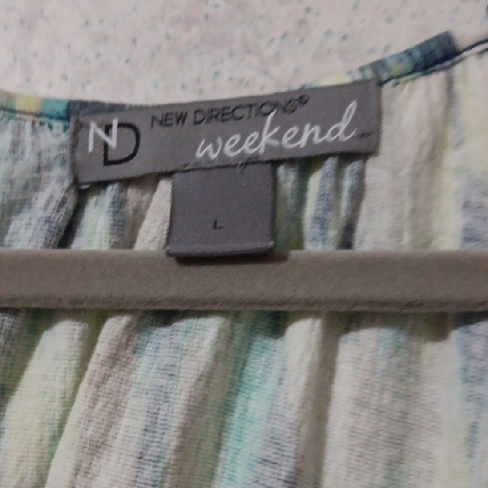 Multicolor Patterned Women's Top - Picture 2 of 3